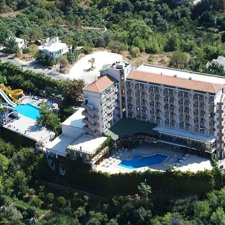 Akropol 4*